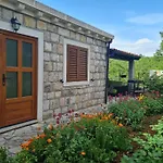 Eco-Green Cottage
